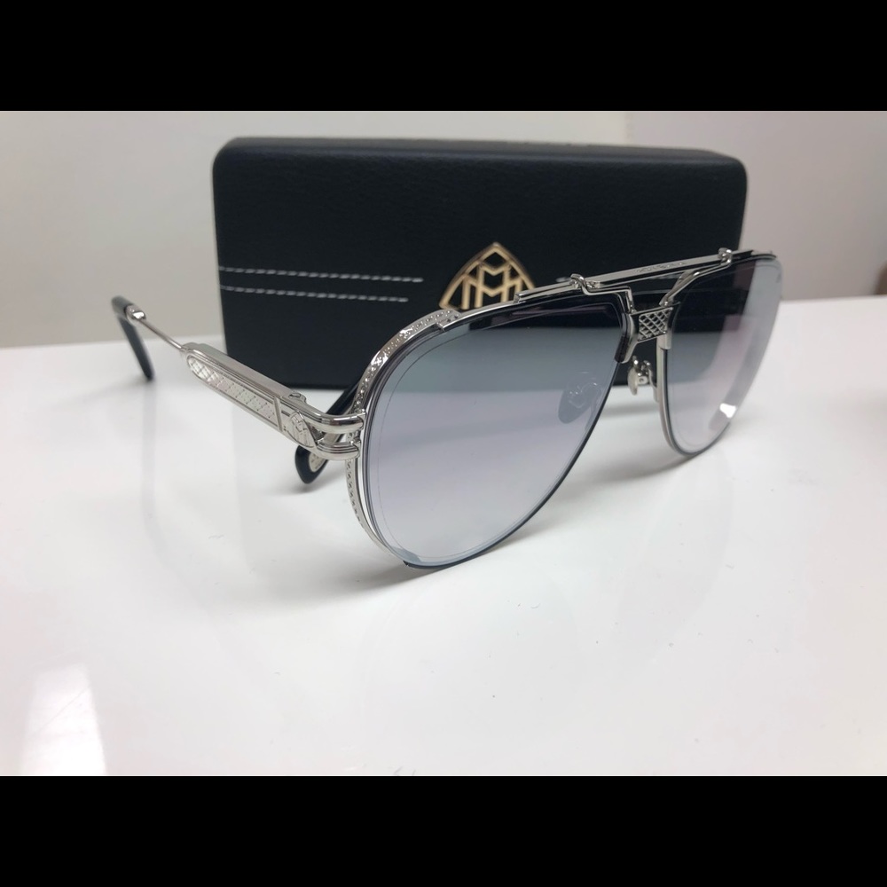 Sunglasses - Picture 7 of 7